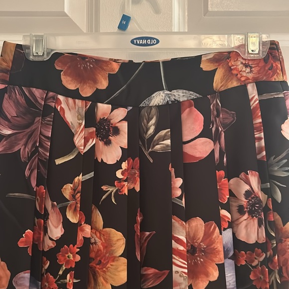 NWT J. Crew Floral Pleated Midi Skirt - Picture 2 of 4